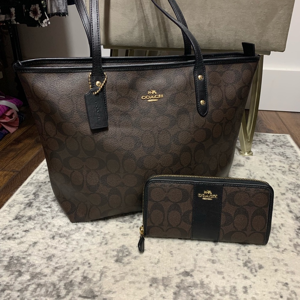 Coach City Tote and matching wallet